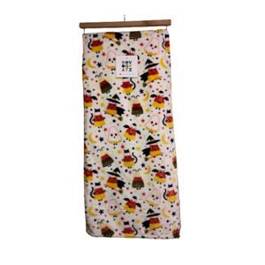 New Novogratz Candy Corn Costume Characters Throw Blanket Cat Bee Bat Ghost
